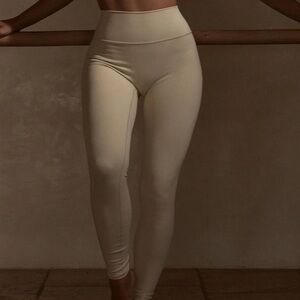 NWT Monday Body Acadia Long Legging The Pilates Club Size V 12-14